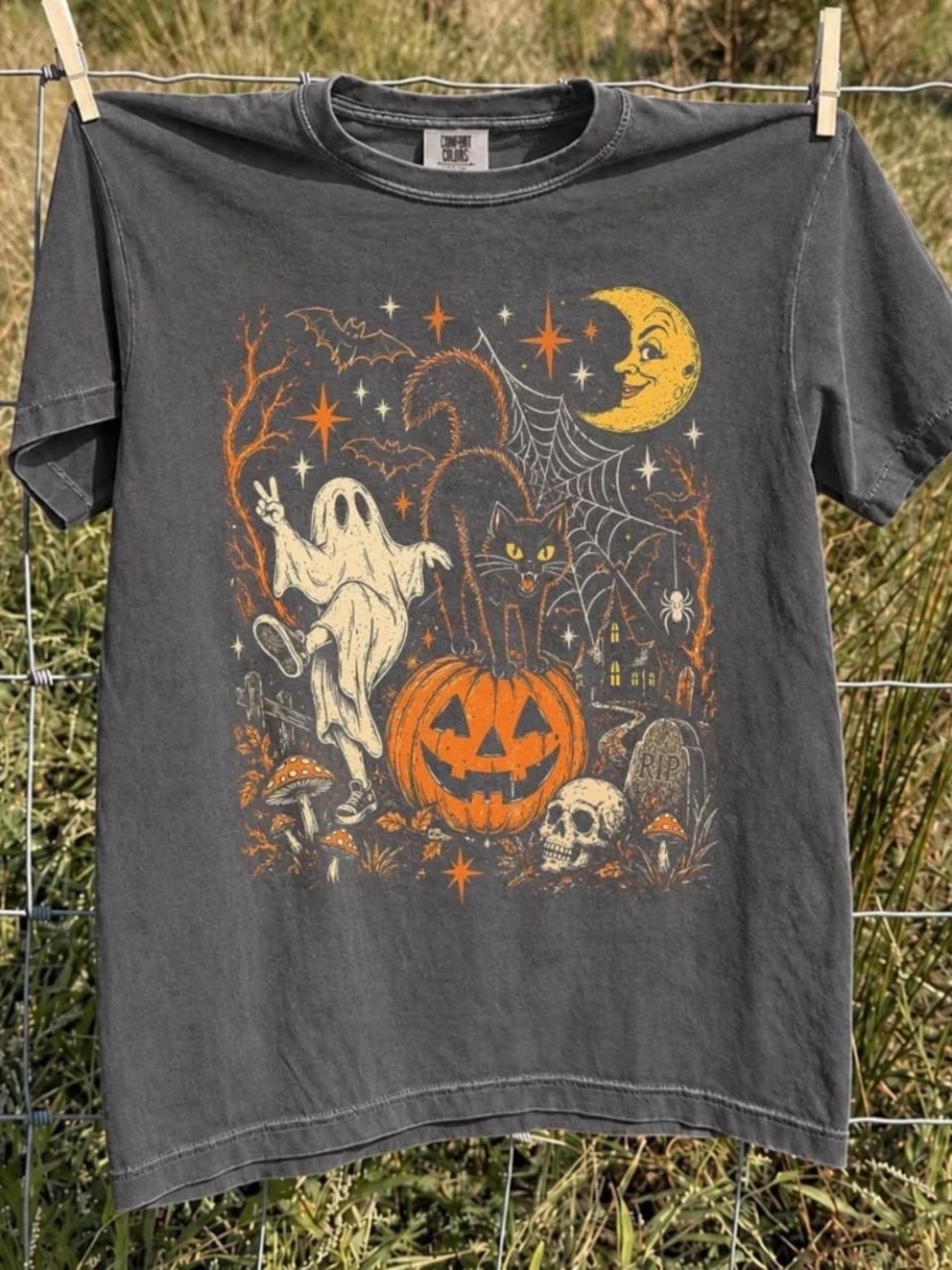 Comfort Color Pepper Halloween Graphic Tee, Vintage Pumpkin & Cat - Picture 2 of 4